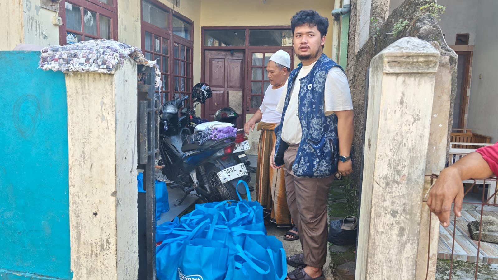 Penyaluran 150 paket sembako DPD PSI Kabupaten Cianjur di momentum Idul Adha 1447 H